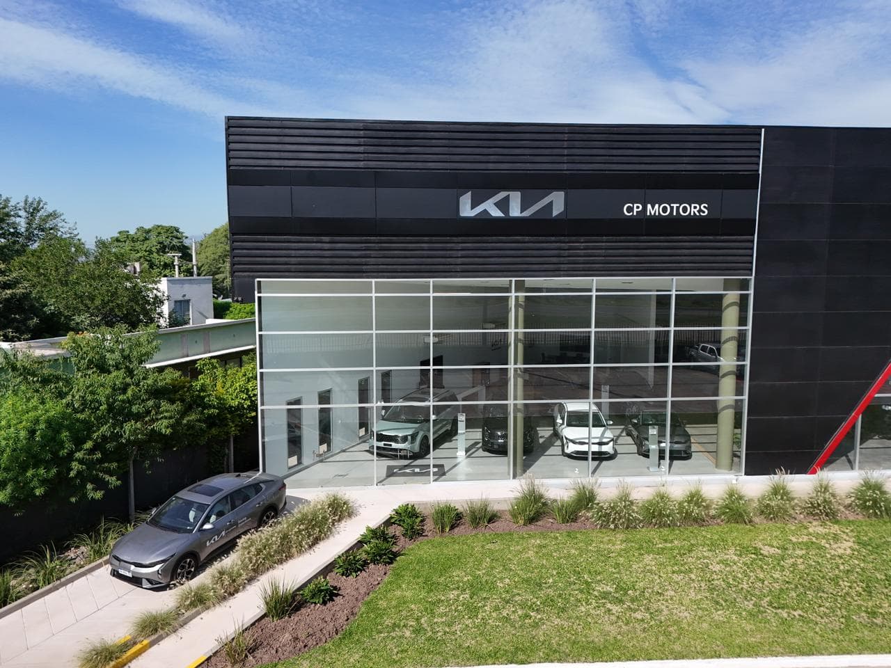 Frente del Concesionario CP Motors