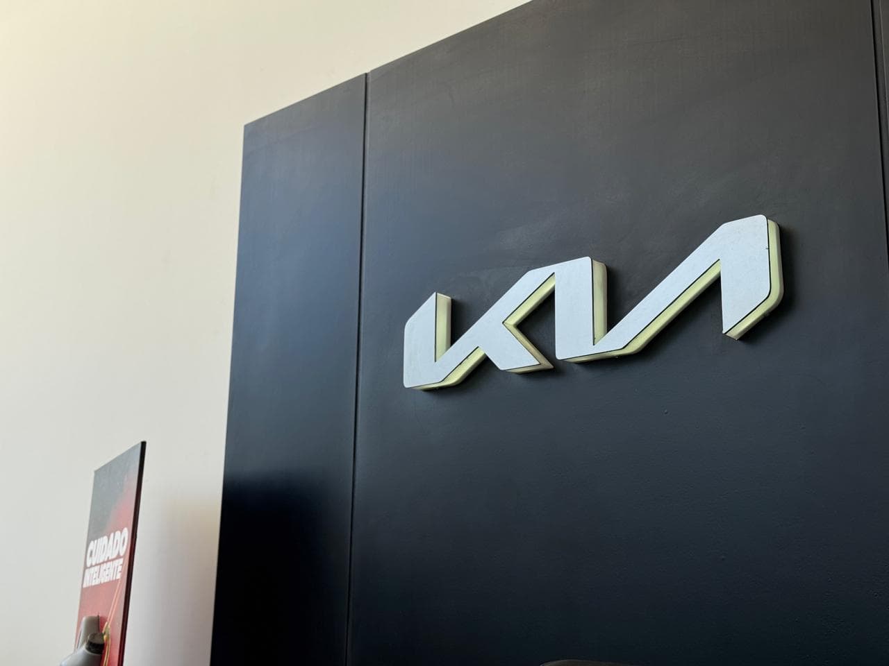 Logo oficial KIA en CP Motors